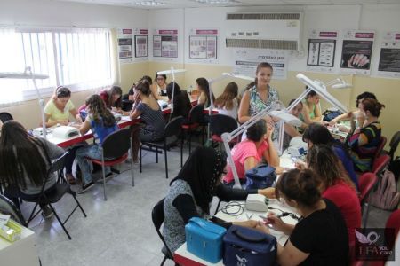 בניית ציפורניים